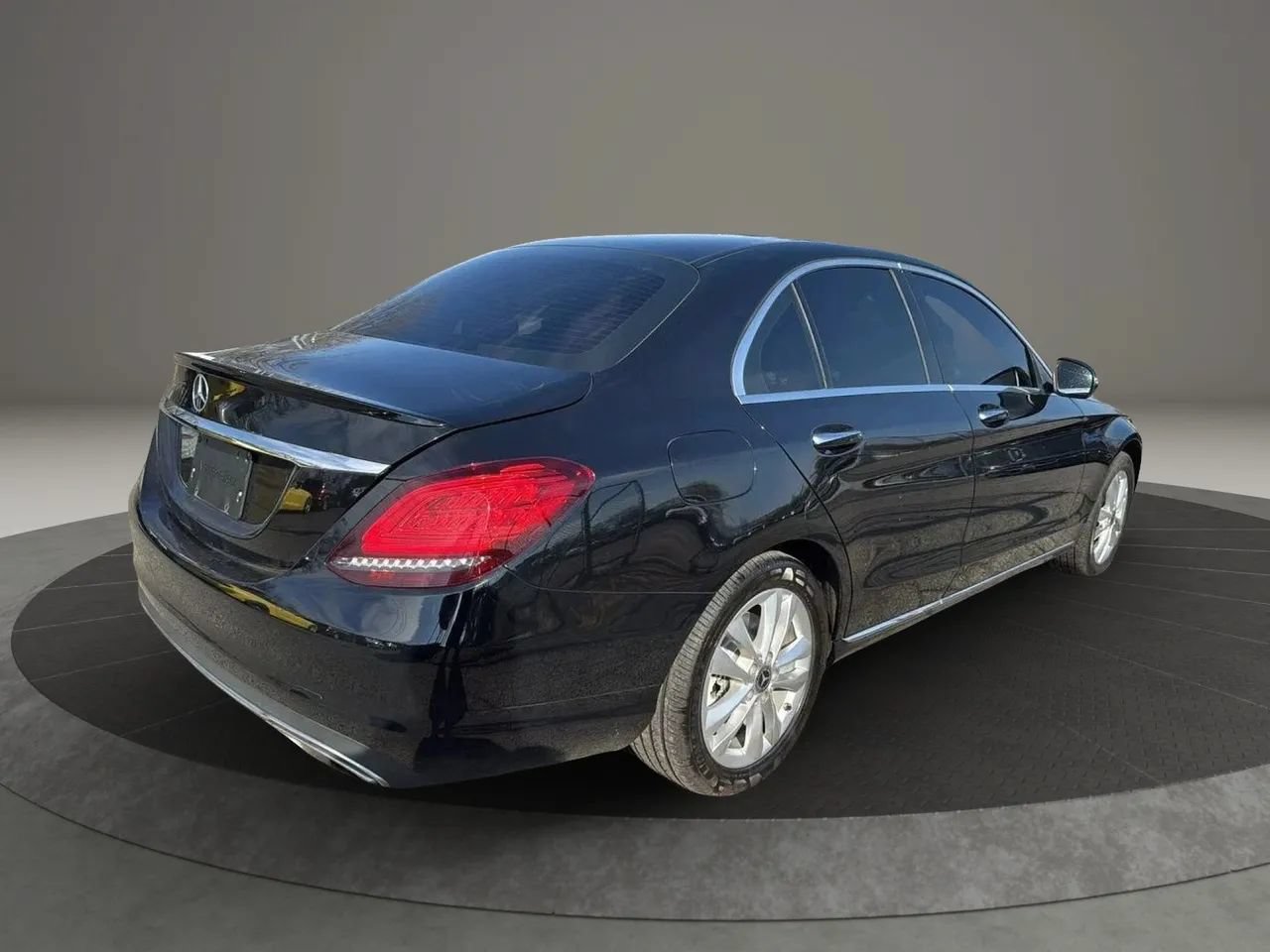 Used 2019 Mercedes-Benz C 300 4MATIC Sedan image 5