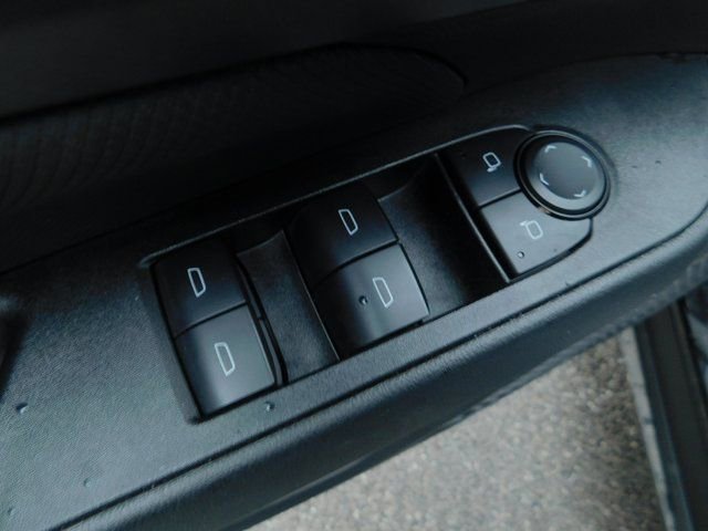 Used 2025 Chevrolet Equinox EV LT image 9