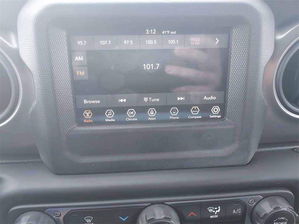 Used 2023 Jeep Gladiator Sport image 22