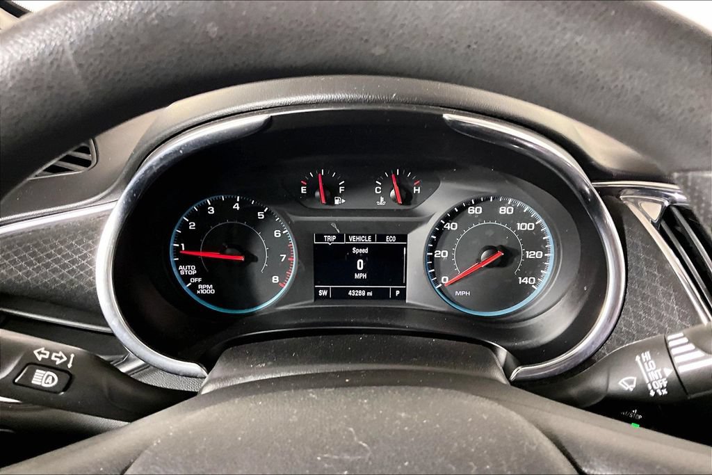 Used 2020 Chevrolet Malibu LT FWD image 19