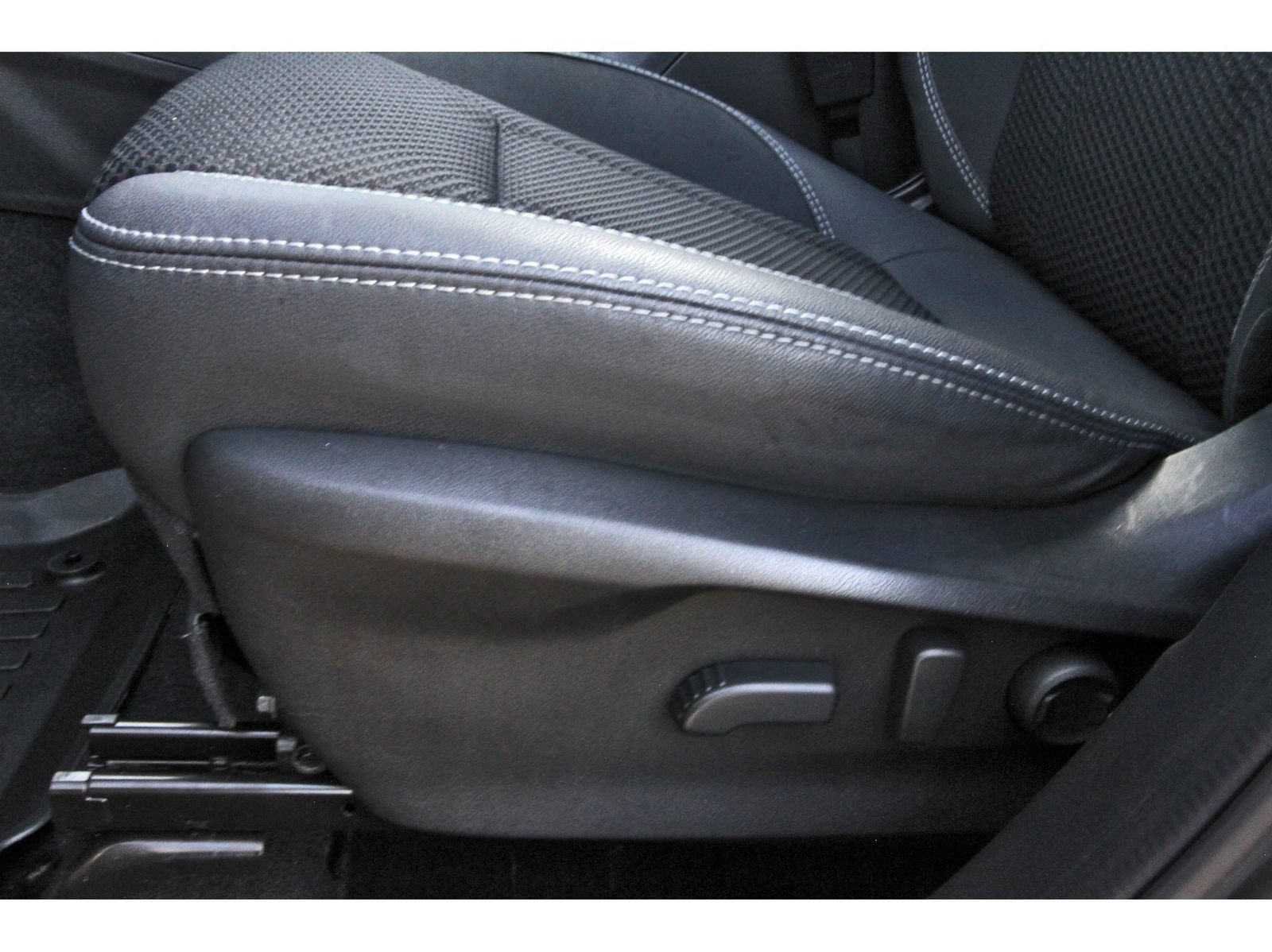Used 2020 Subaru Forester Premium AWD/4WD image 32