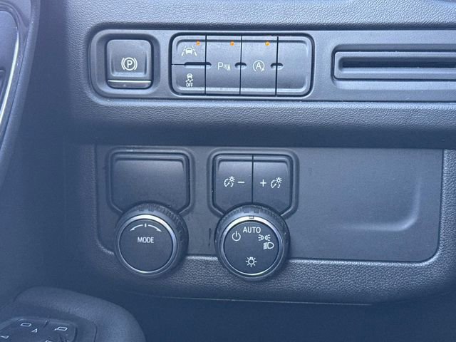 Used 2024 Chevrolet Suburban Premier image 16