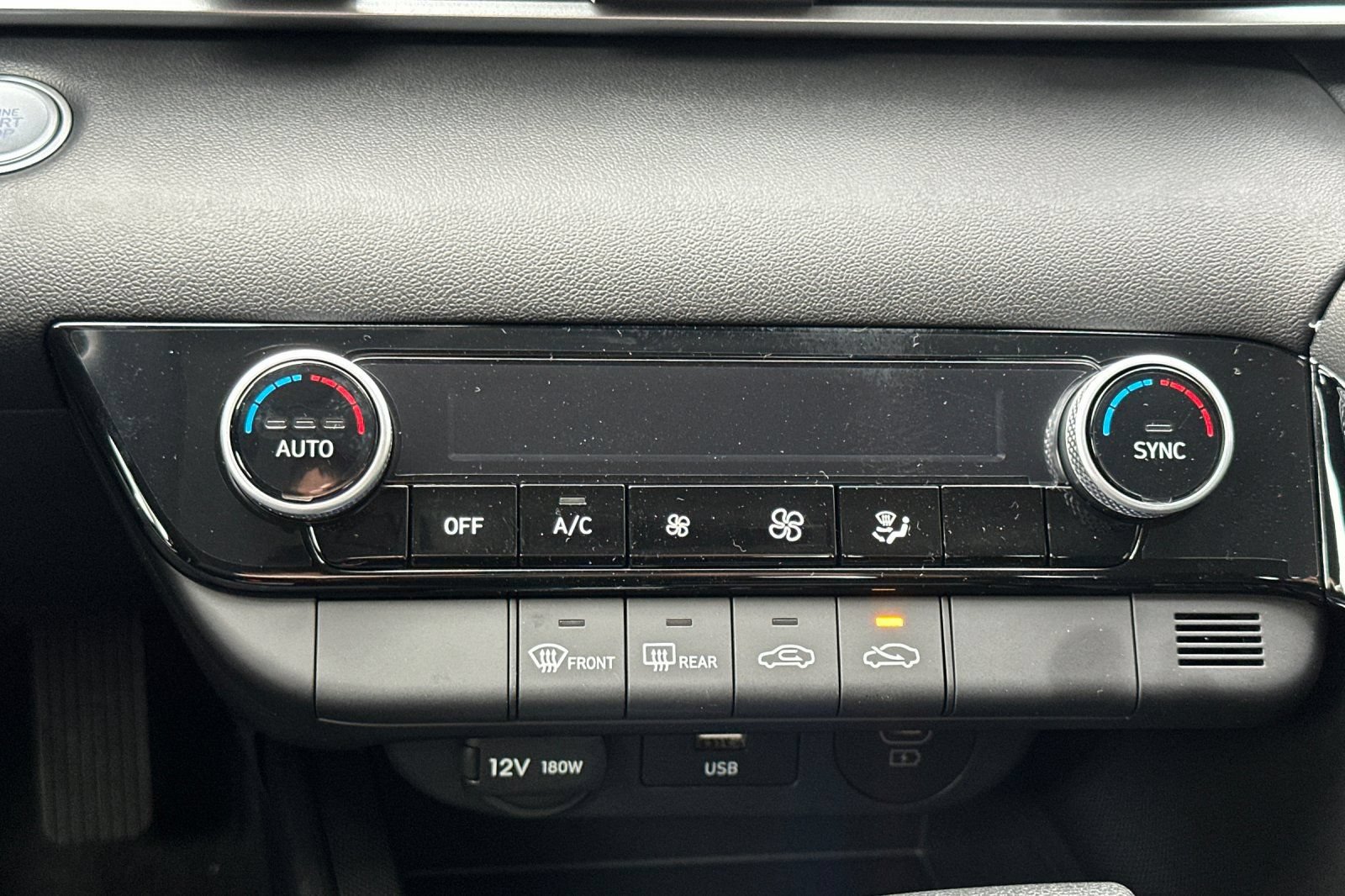 Used 2026 Hyundai Elantra Hybrid FWD image 22