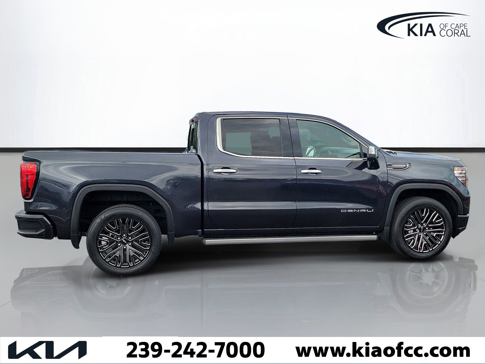 Used 2022 GMC Sierra 1500 Denali Ultimate AWD/4WD image 2