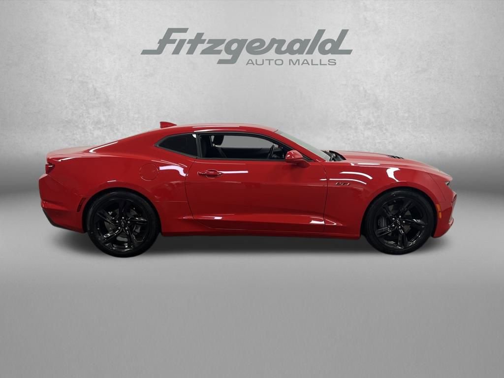 Used 2022 Chevrolet Camaro LT w/ Technology Package image 9