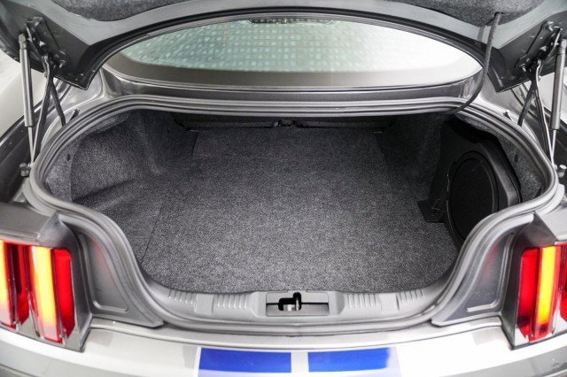 Used 2019 Ford Mustang Shelby GT350 w/ Technology Package image 33