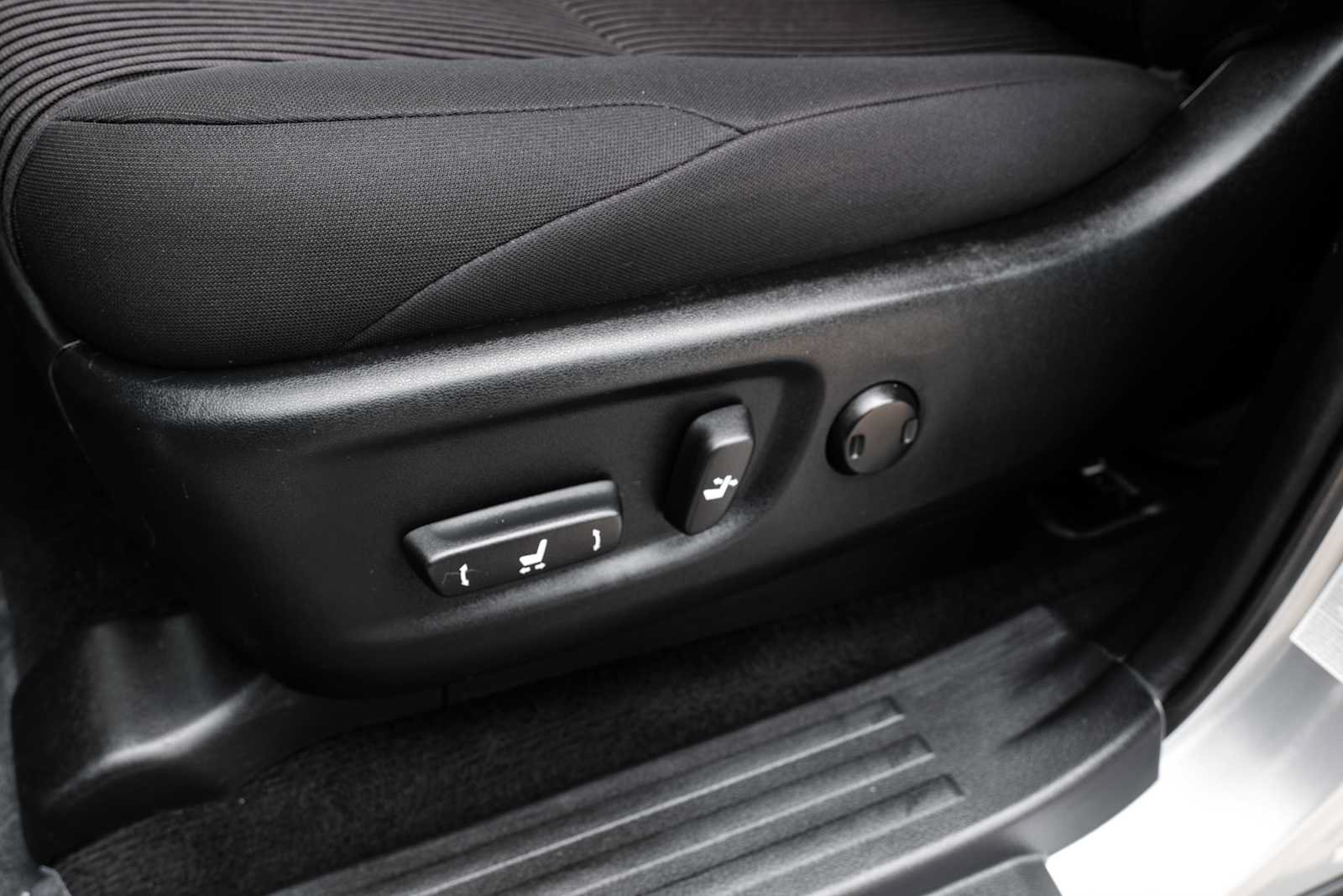 Used 2015 Toyota 4Runner Trail AWD/4WD image 33