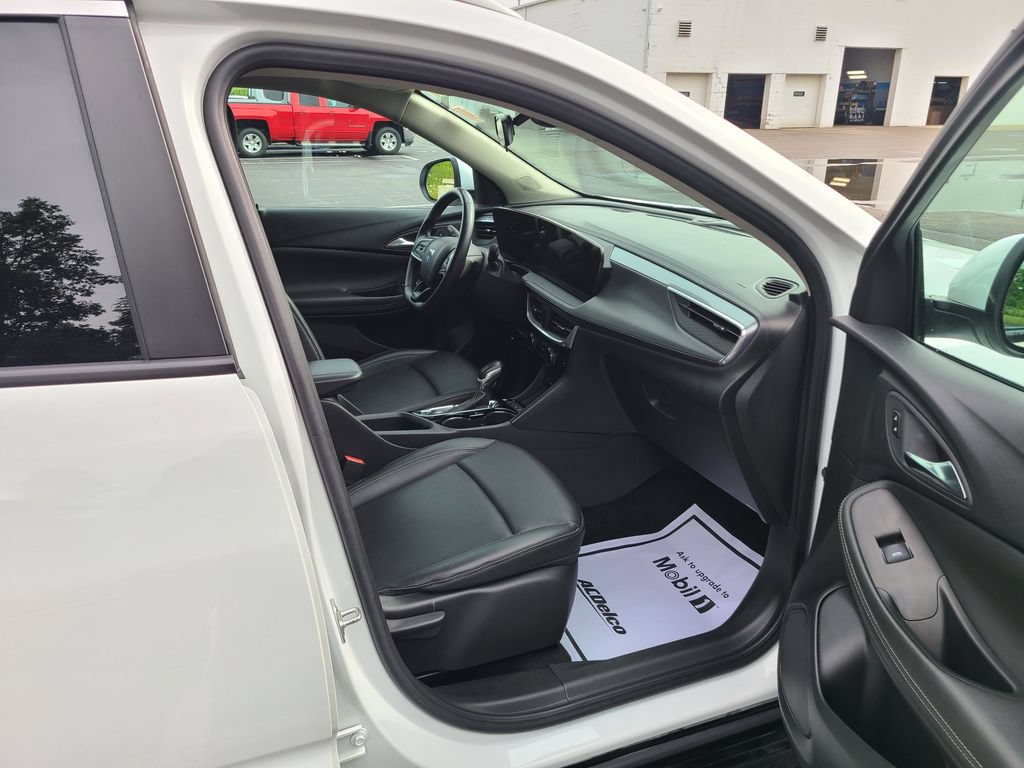 Used 2024 Buick Encore GX Sport Touring AWD/4WD image 11