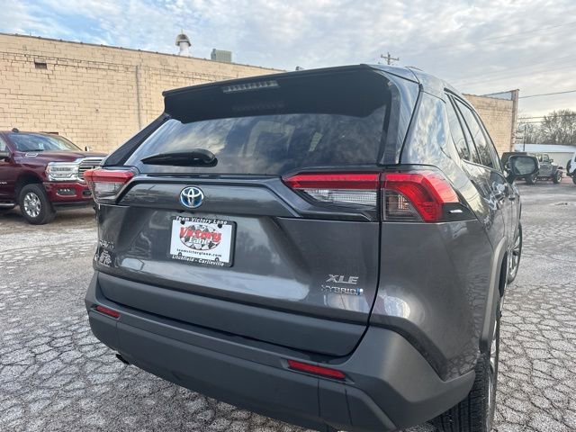 Used 2022 Toyota RAV4 XLE Premium image 10