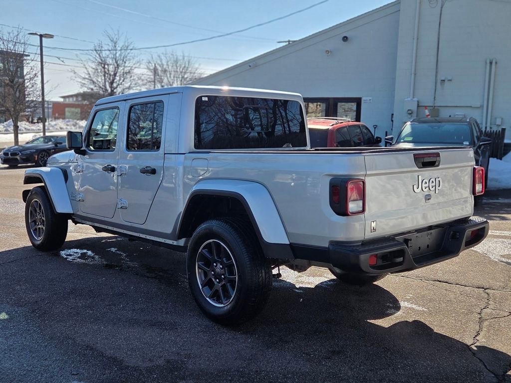 Used 2023 Jeep Gladiator Overland image 4