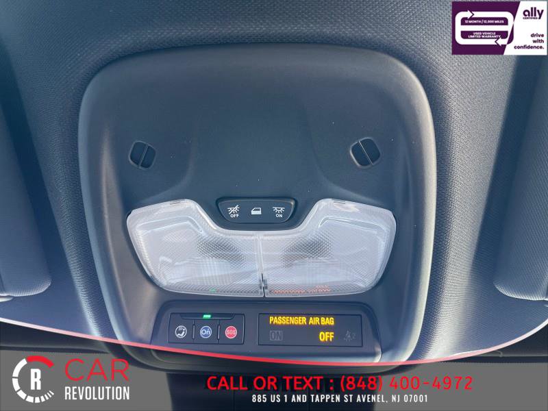 Used 2024 Chevrolet Colorado LT RWD image 16