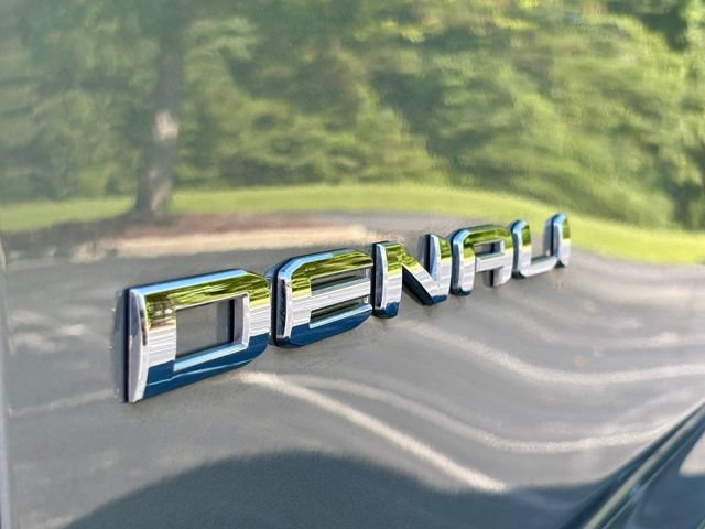 Used 2023 GMC Yukon XL Denali AWD/4WD image 16