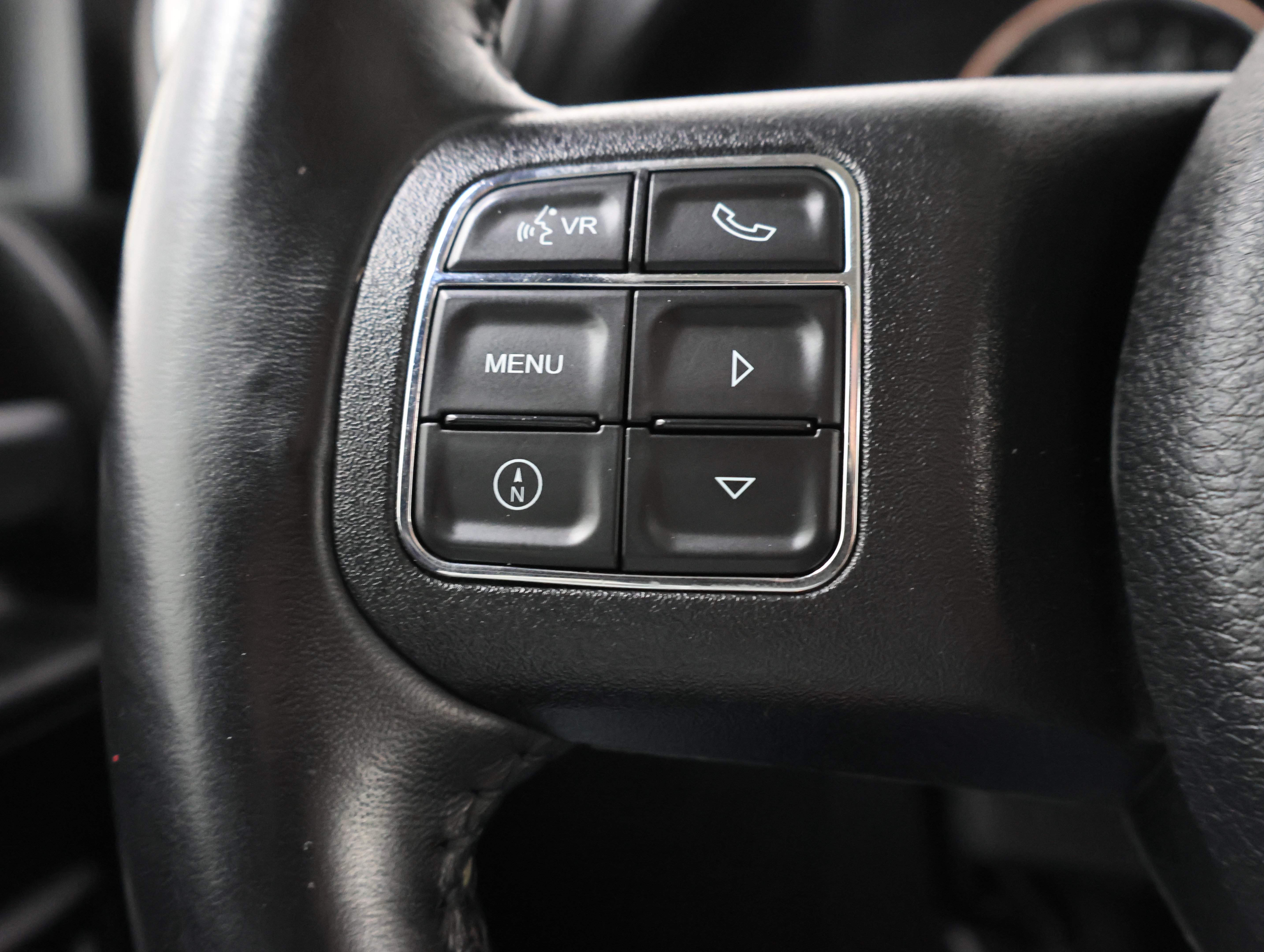 Used 2017 Jeep Wrangler Unlimited Sahara w/ Connectivity Group AWD/4WD image 15