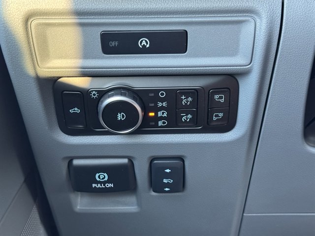 New 2025 Ford F150 Lariat w/ Equipment Group 501A Mid image 11