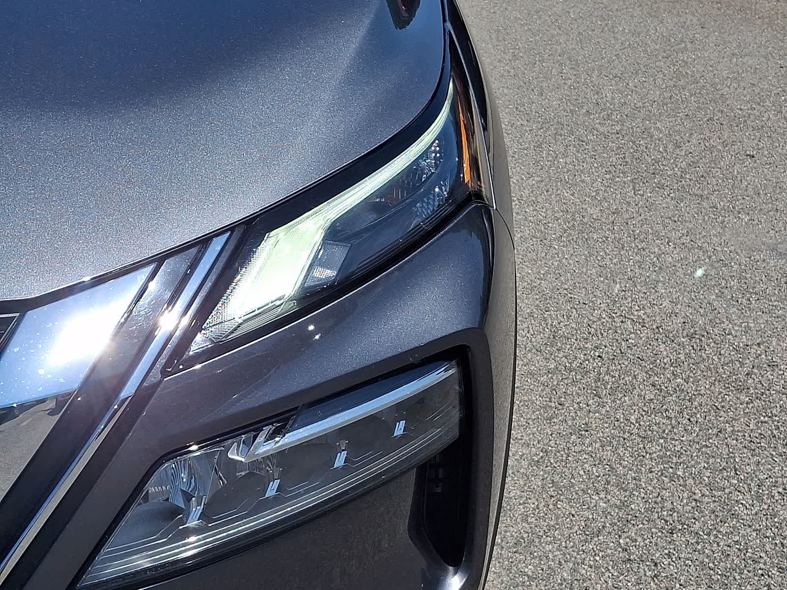 Used 2023 Nissan Rogue SV AWD/4WD image 10