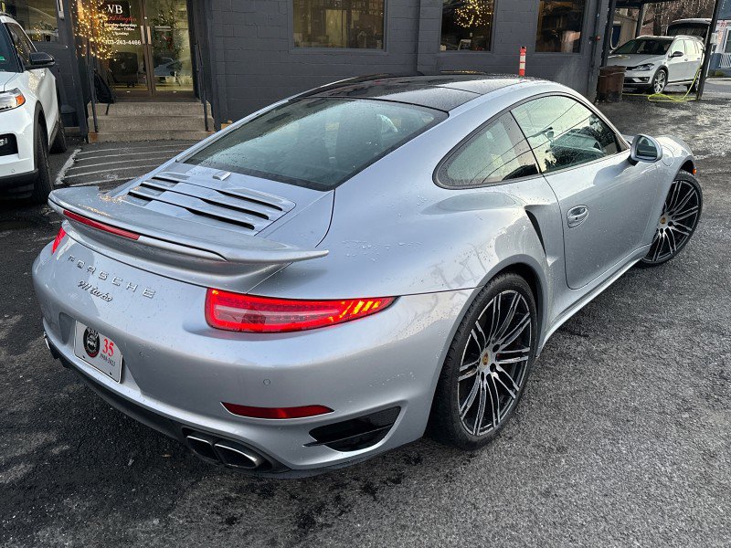Used 2015 Porsche 911 4 Coupe image 5