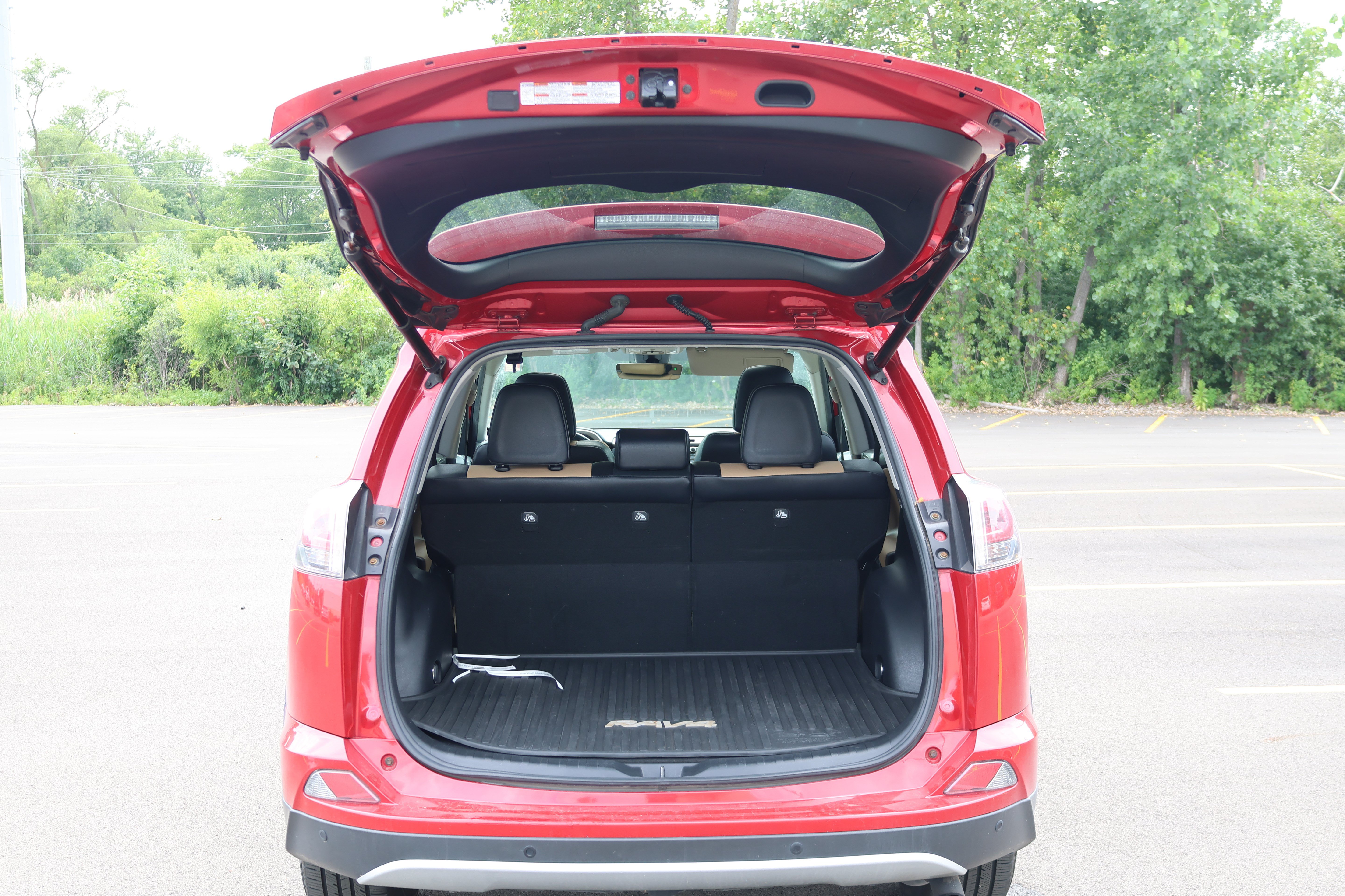 Used 2016 Toyota RAV4 Limited AWD/4WD image 5