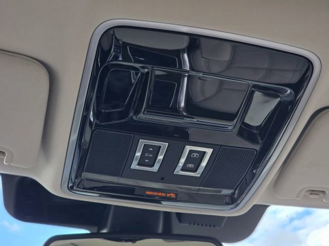 Used 2015 Land Rover Range Rover Sport HSE image 26