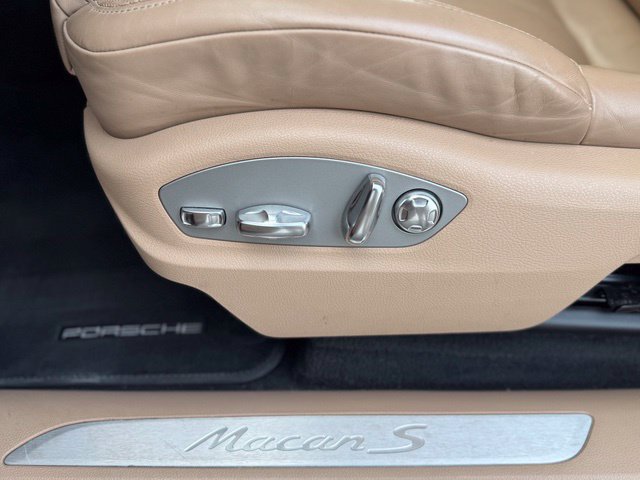 Certified 2022 Porsche Macan S AWD/4WD image 16