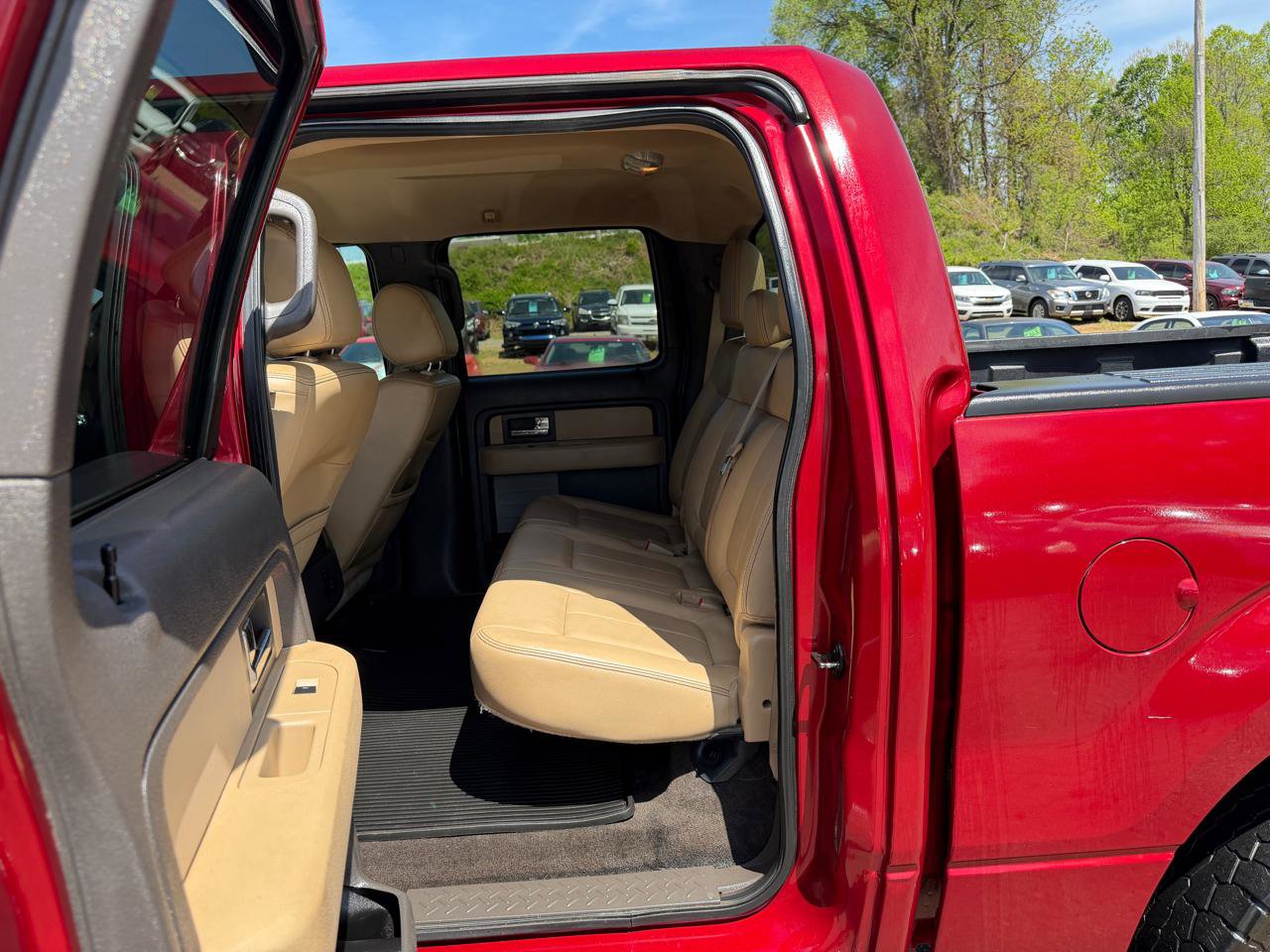 Used 2014 Ford F150 XLT w/ Equipment Group 302A Luxury AWD/4WD image 13