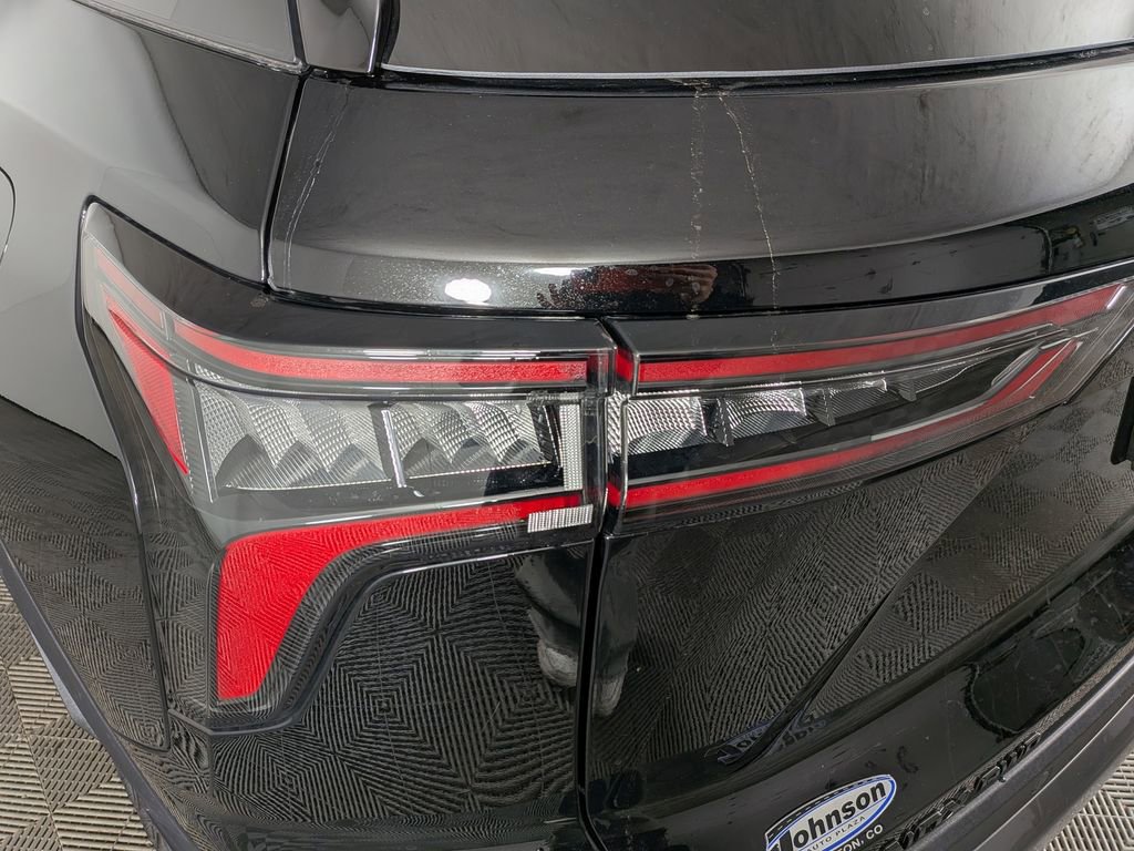 Used 2026 Chevrolet Equinox ACTIV w/ Convenience Package III image 12