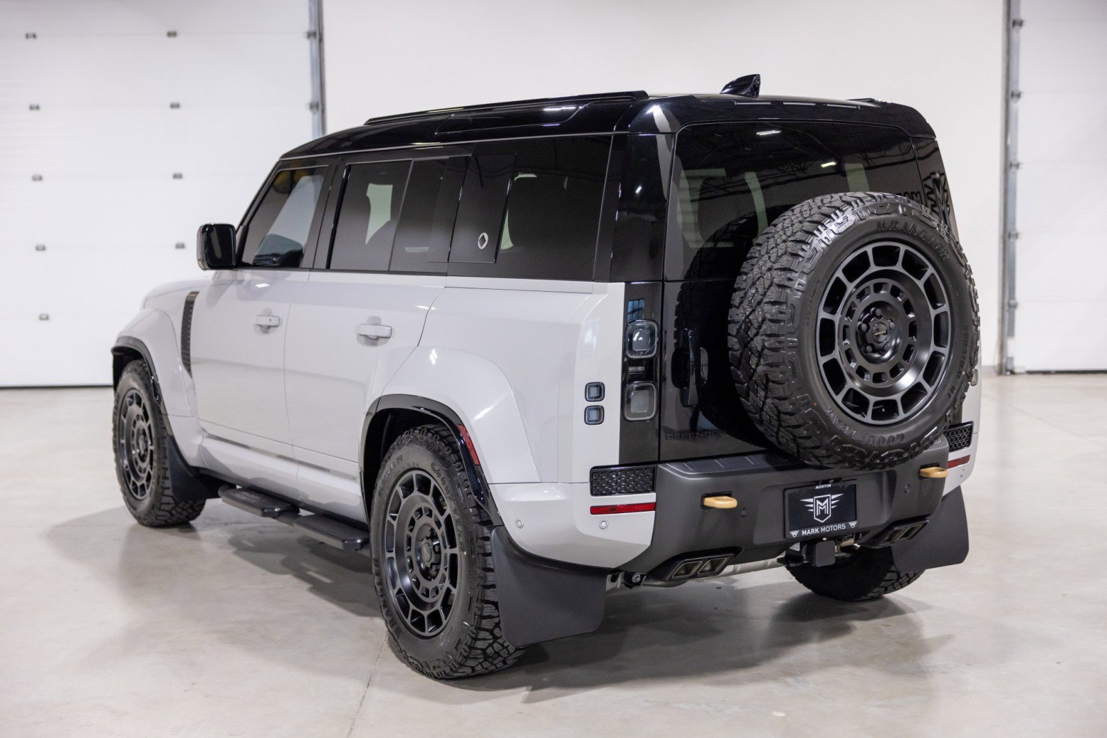 Used 2026 Land Rover Defender 110 OCTA image 7