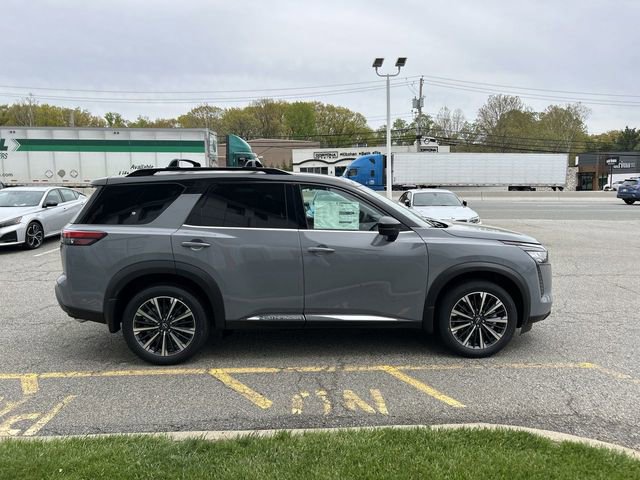 New 2026 Nissan Pathfinder Platinum w/ Cargo Package AWD/4WD image 9