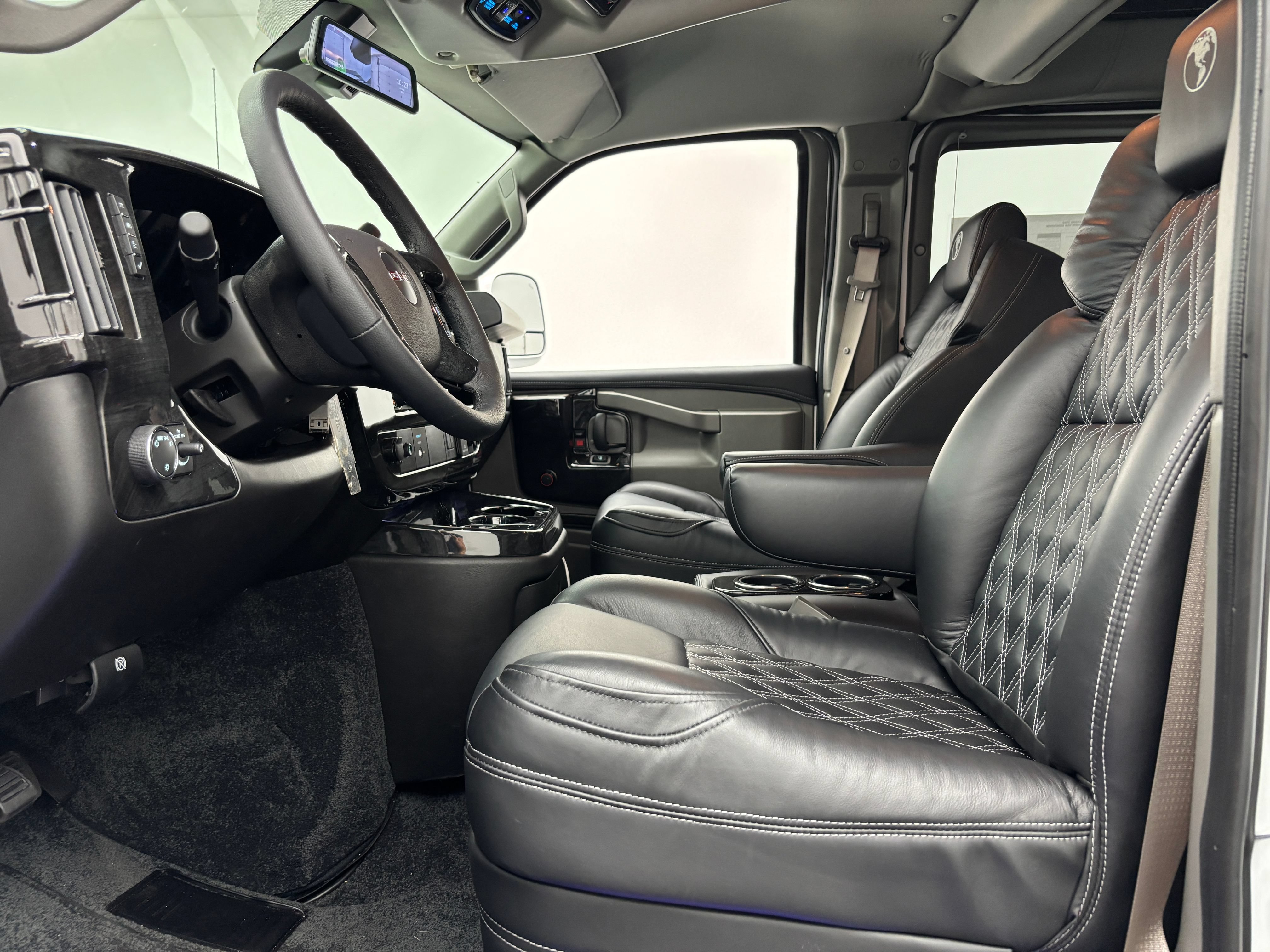 New 2026 GMC Savana 3500 Extended w/ Driver Convenience Package RWD image 19
