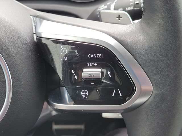 Used 2024 Jaguar E-PACE R-Dynamic SE AWD/4WD image 32