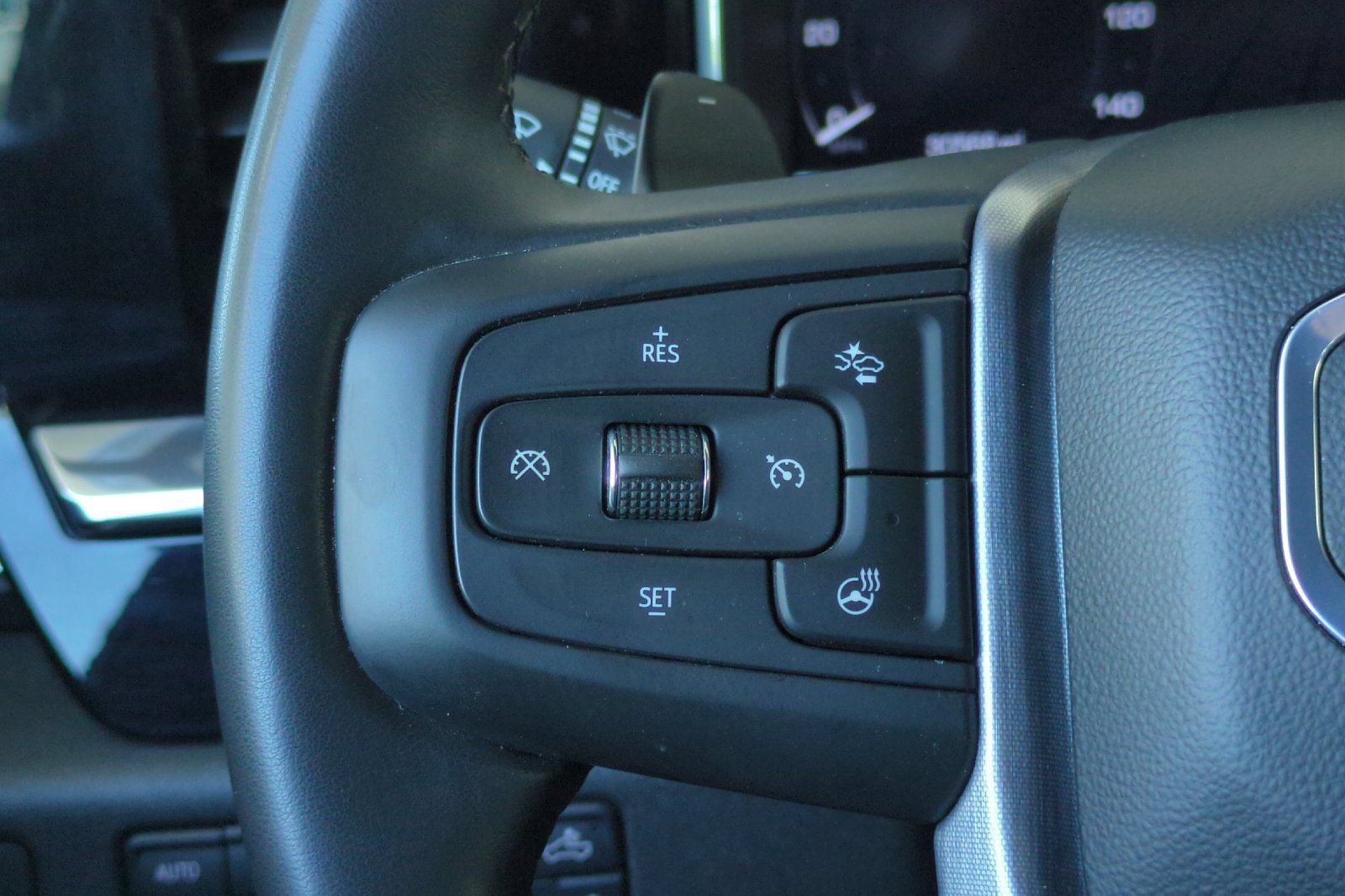 Used 2024 GMC Sierra 1500 SLT w/ SLT Premium Package AWD/4WD image 35
