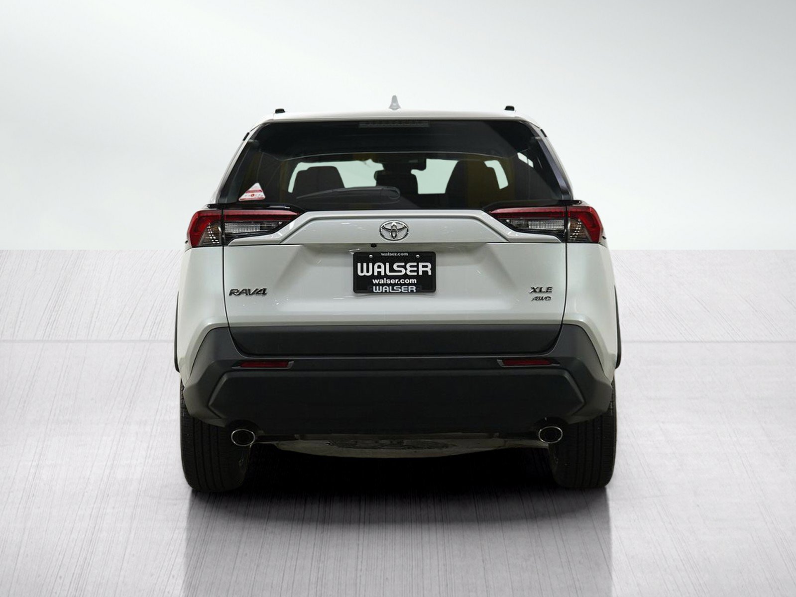 Used 2025 Toyota RAV4 XLE Premium AWD/4WD image 4