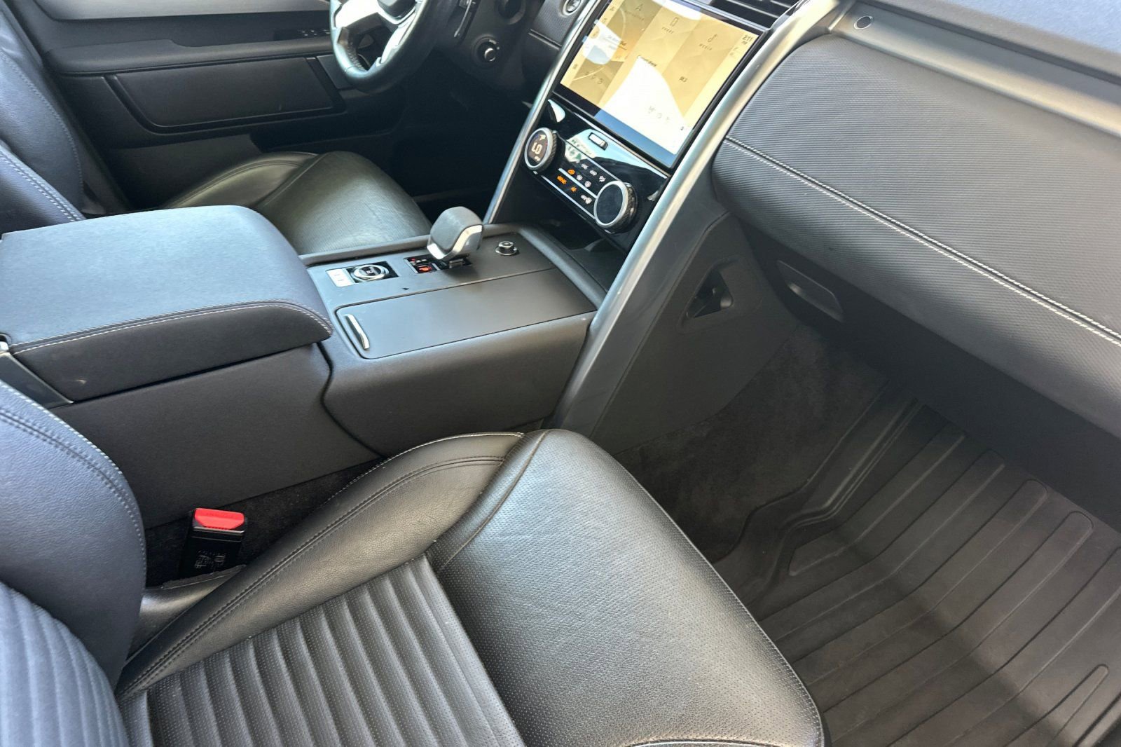 Used 2022 Land Rover Discovery S R-Dynamic AWD/4WD image 20