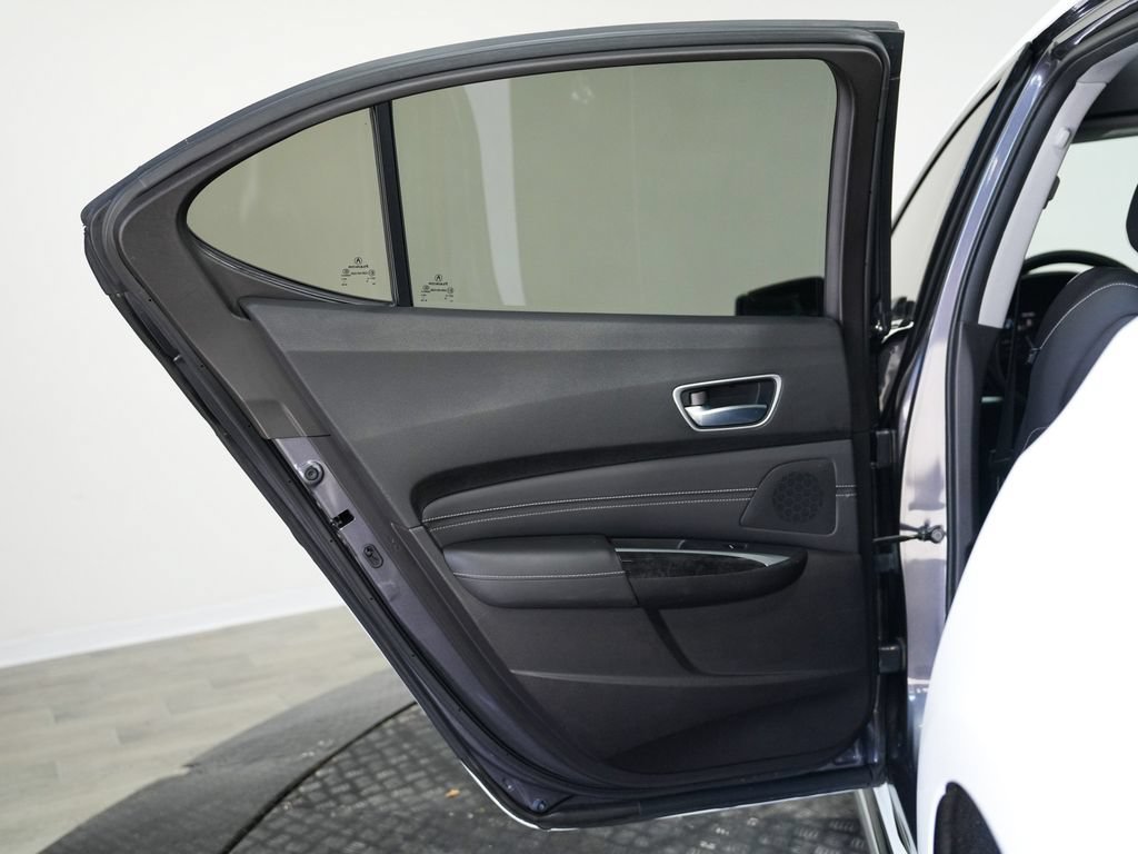 Used 2018 Acura TLX w/ Technology Package FWD image 13