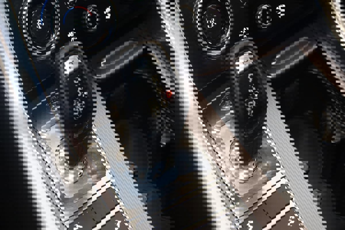 Used 2018 Land Rover Range Rover Sport HSE image 7