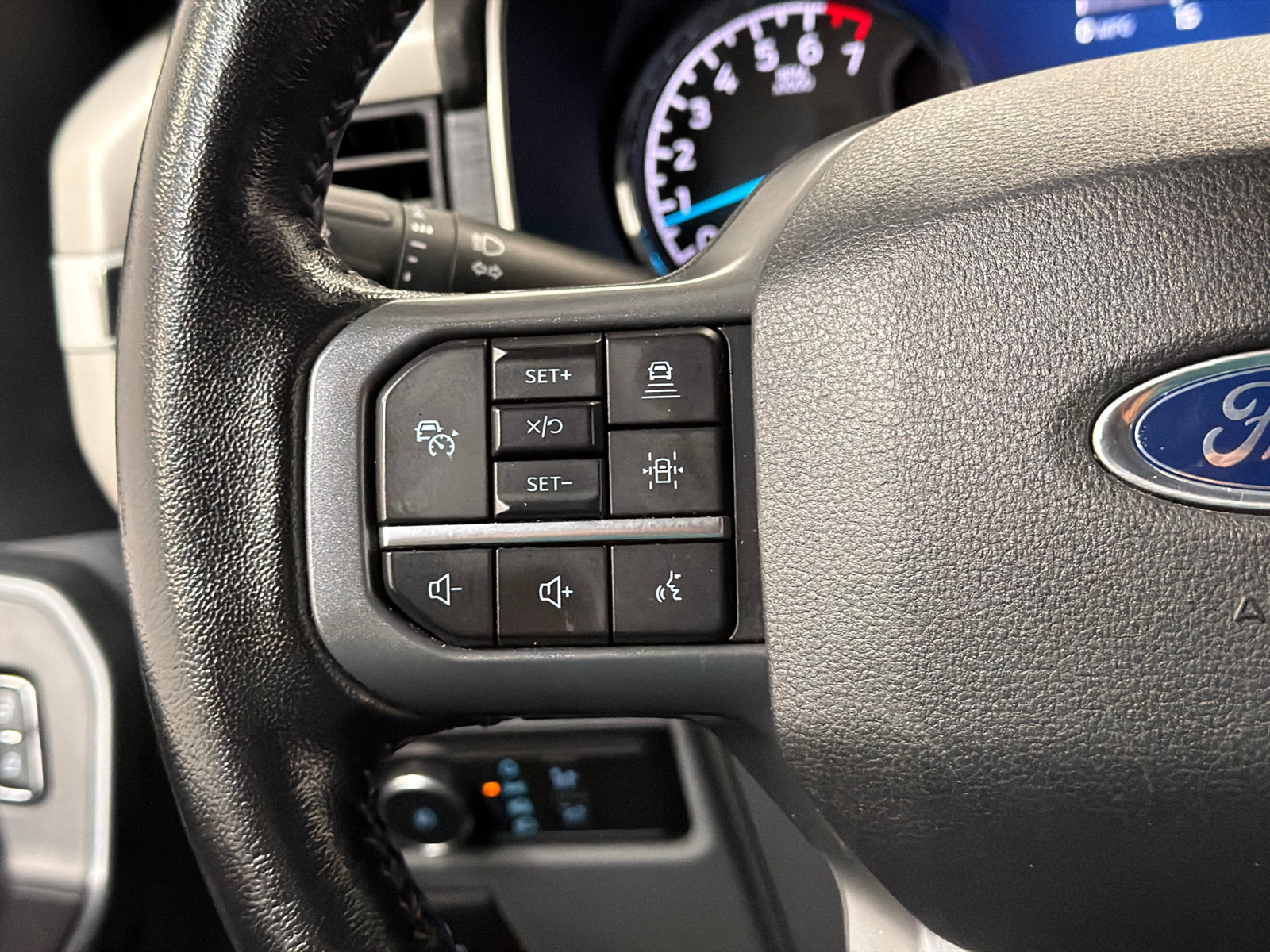 Used 2021 Ford F150 XLT w/ Equipment Group 302A High AWD/4WD image 22