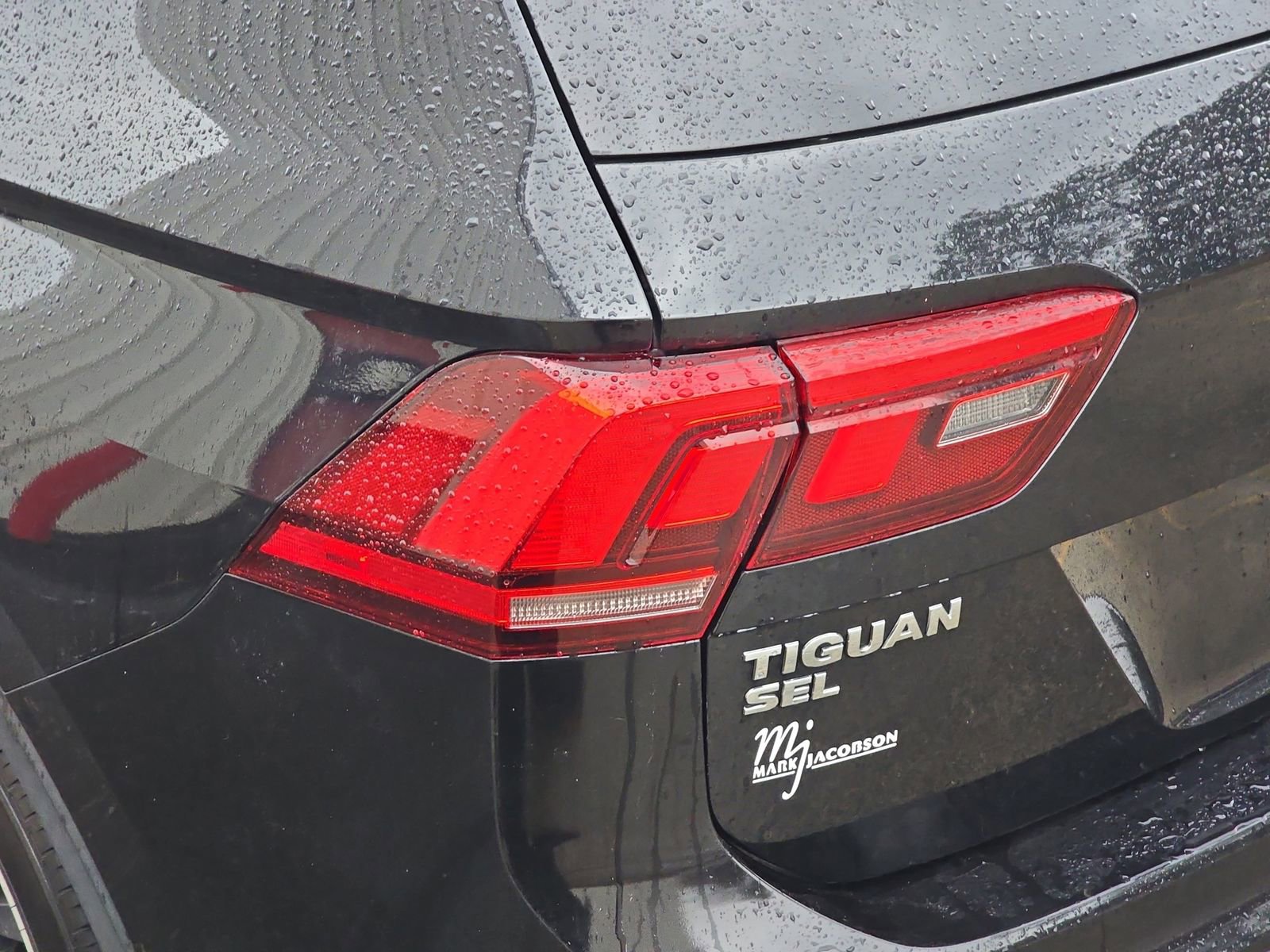 Used 2018 Volkswagen Tiguan SEL image 42