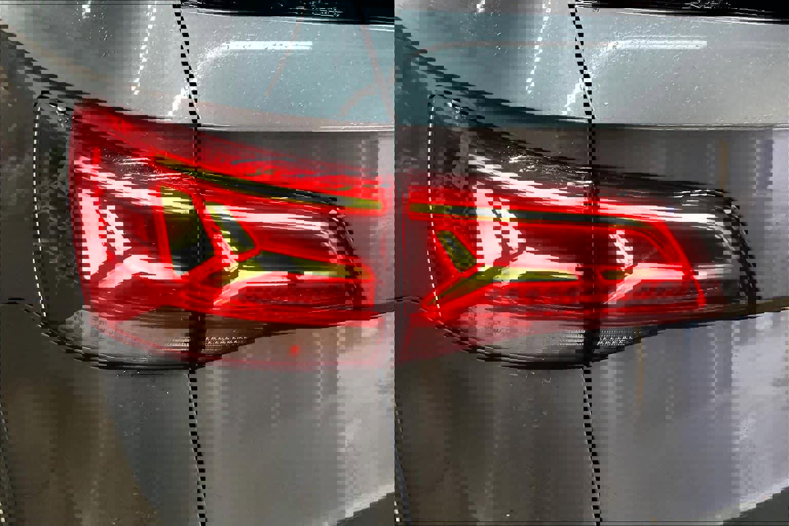 Used 2022 Volkswagen Taos SEL image 31