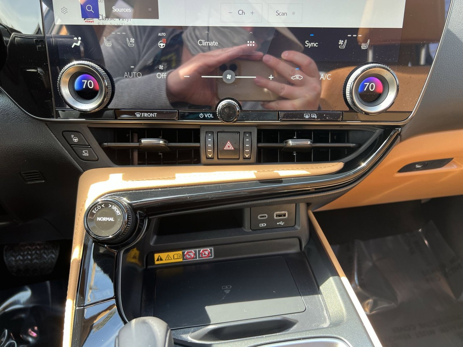 Used 2025 Lexus NX 450h+ AWD w/ Accessory Package (Z2) image 28