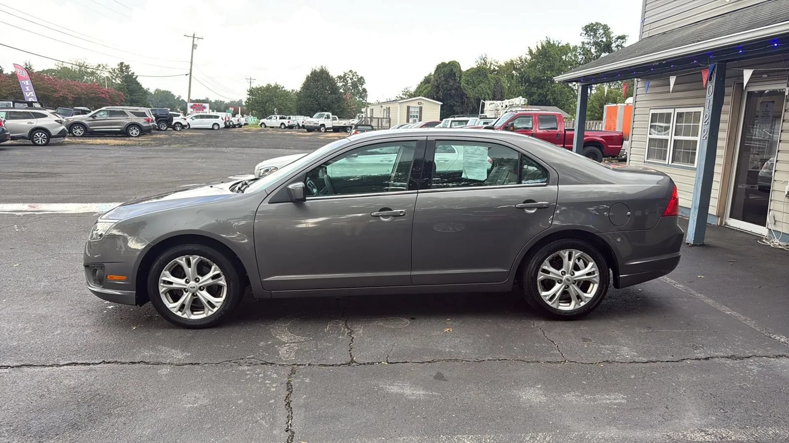 Used 2012 Ford Fusion SE FWD image 3