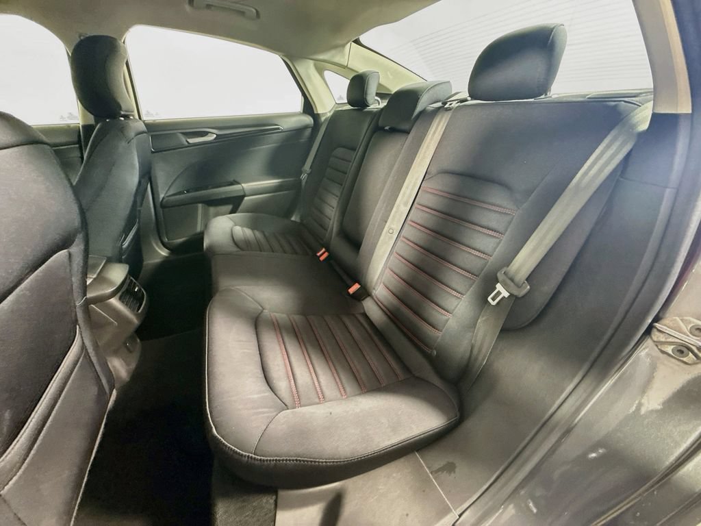 Used 2016 Ford Fusion SE w/ Equipment Group 201A FWD image 21