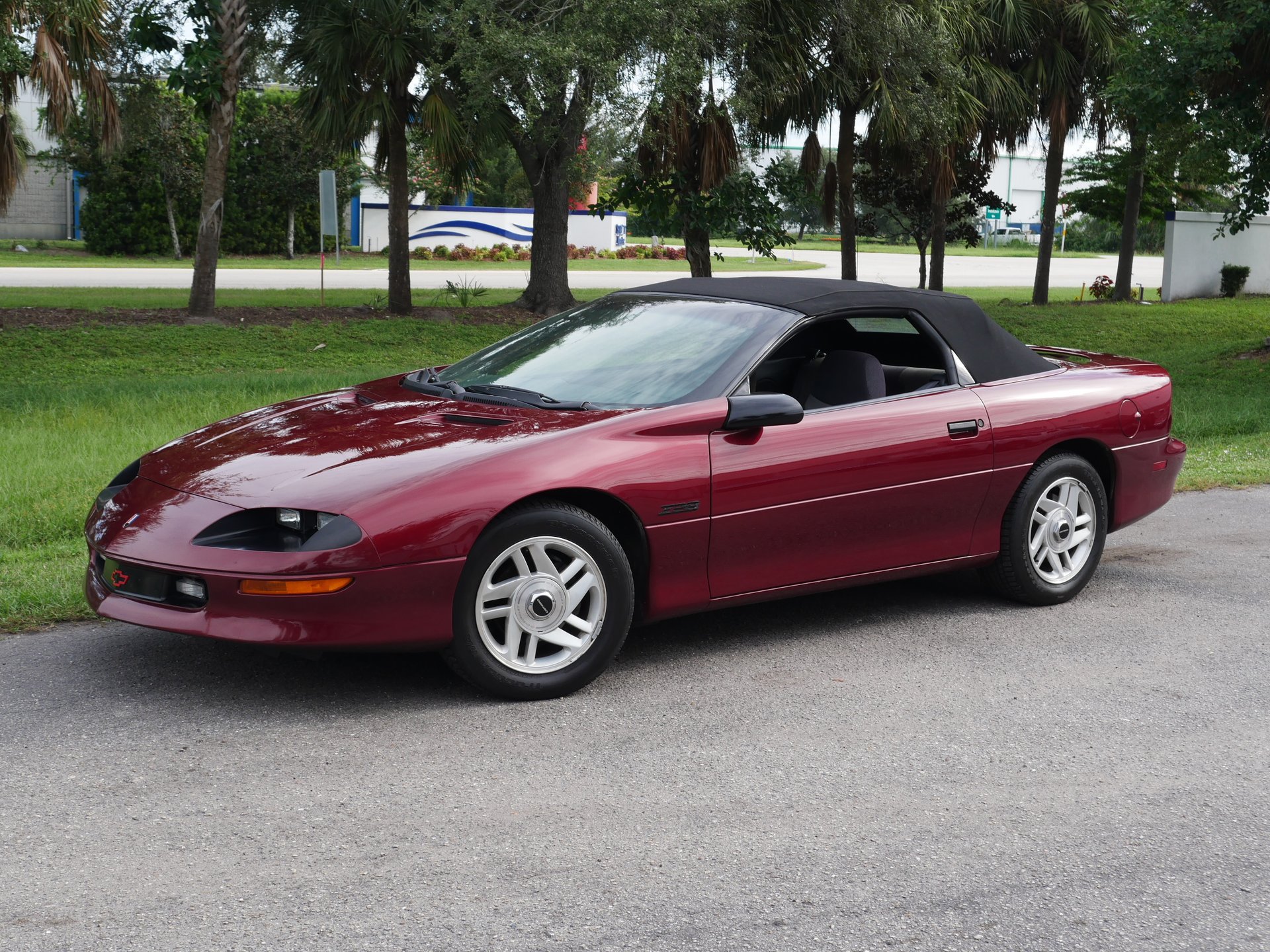 Used 1994 Chevrolet Camaro Z28 RWD image 3