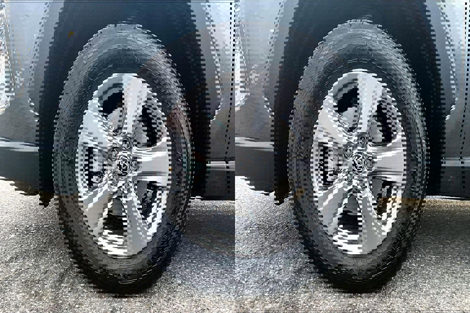 Used 2025 Toyota RAV4 XLE image 9