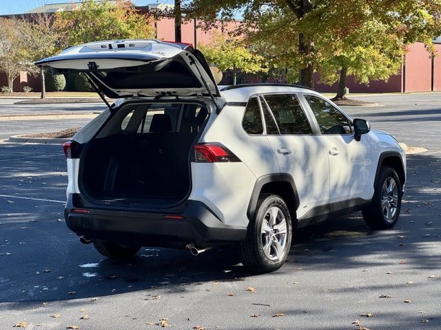 Used 2022 Toyota RAV4 LE image 18