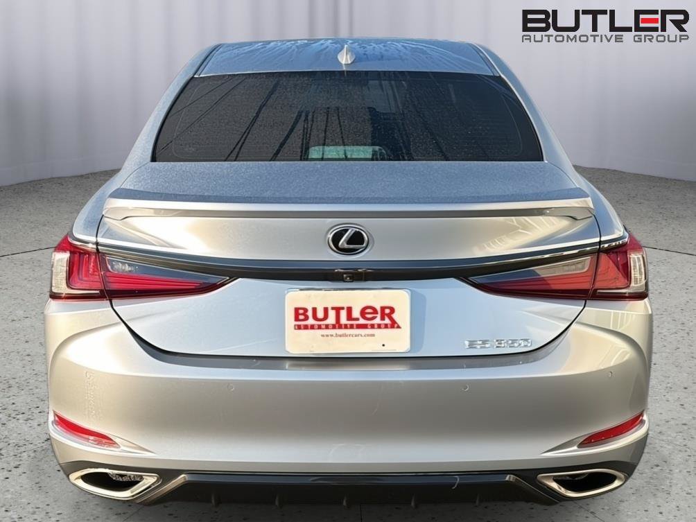 Certified 2022 Lexus ES 350 F Sport w/ Accessory Package 2 FWD image 5