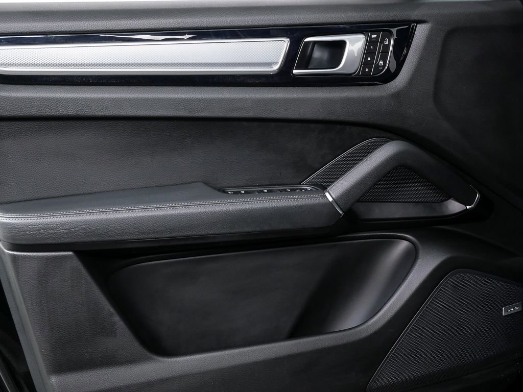 Certified 2022 Porsche Cayenne image 6