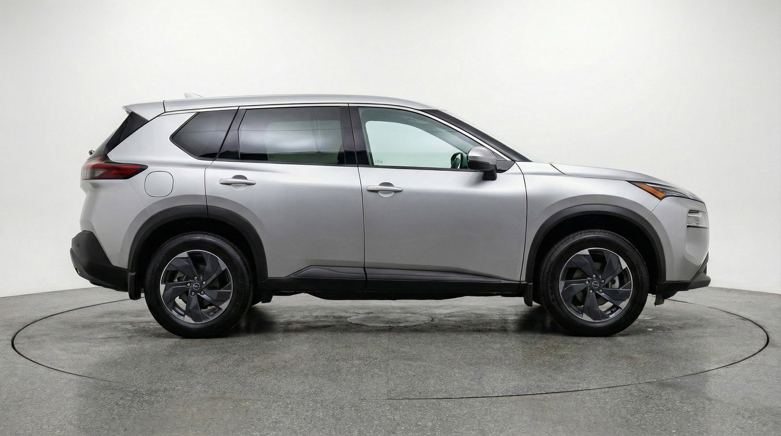 Used 2025 Nissan Rogue SV AWD/4WD image 11