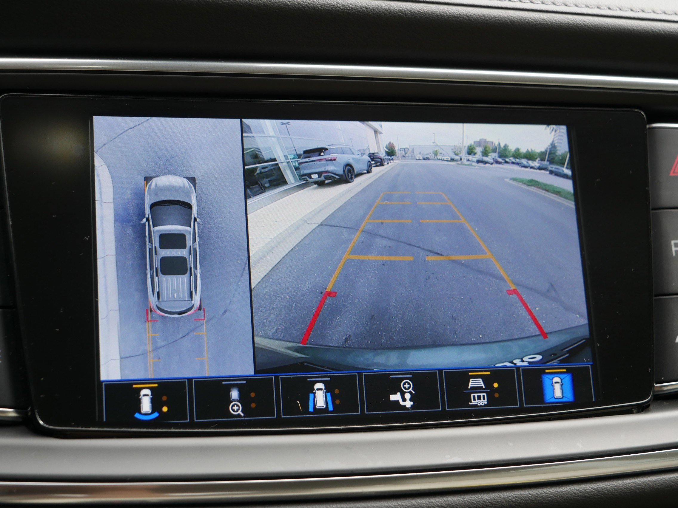 Used 2022 Buick Enclave Avenir w/ Avenir Technology Package image 27