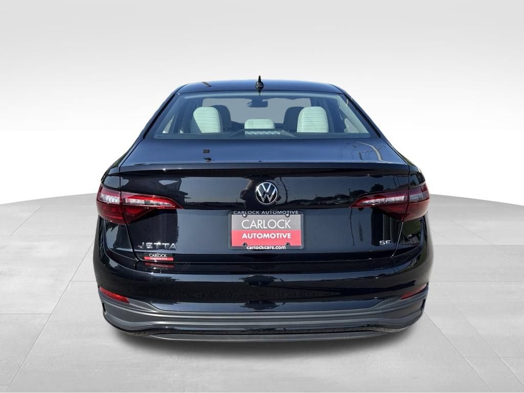 Used 2024 Volkswagen Jetta SE w/ Panoramic Sunroof Package FWD image 6