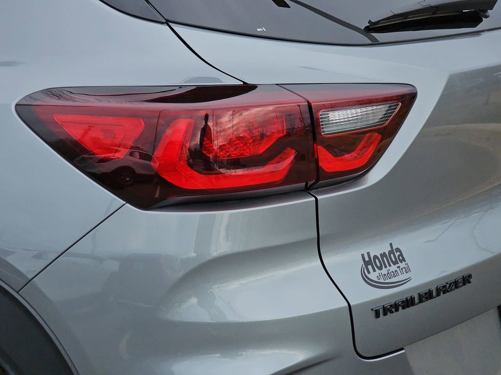 Used 2025 Chevrolet TrailBlazer RS w/ Convenience Package image 31