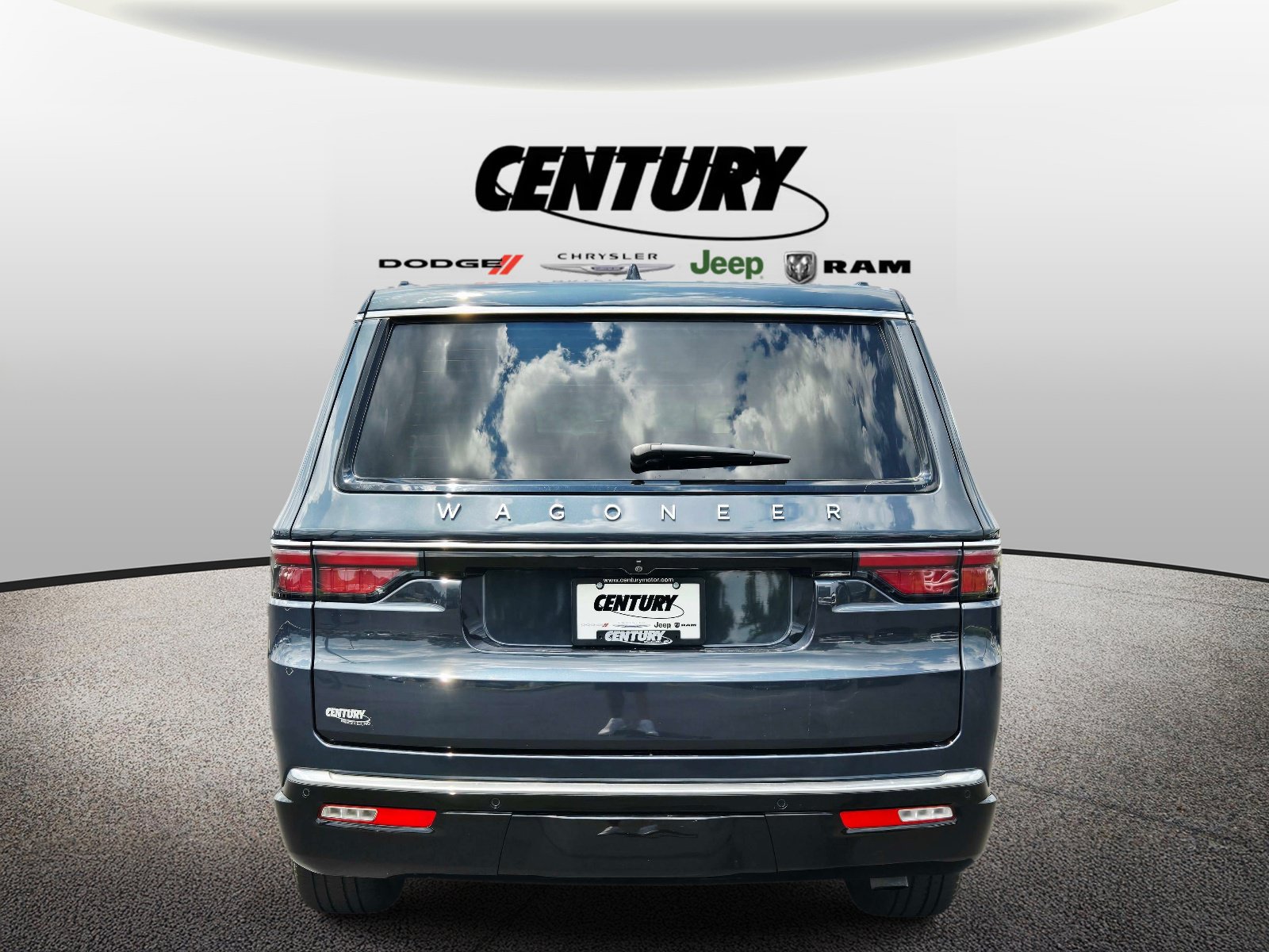 Used 2024 Jeep Wagoneer 4WD w/ Premium Group I image 5